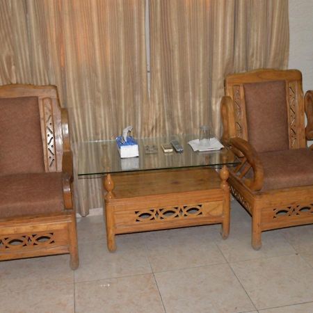 Step Inn Hotel Sukkur Luaran gambar